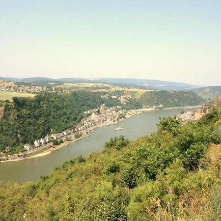 Cosy Holiday Home In Sankt Goarshausen With Barbecue Esterno foto