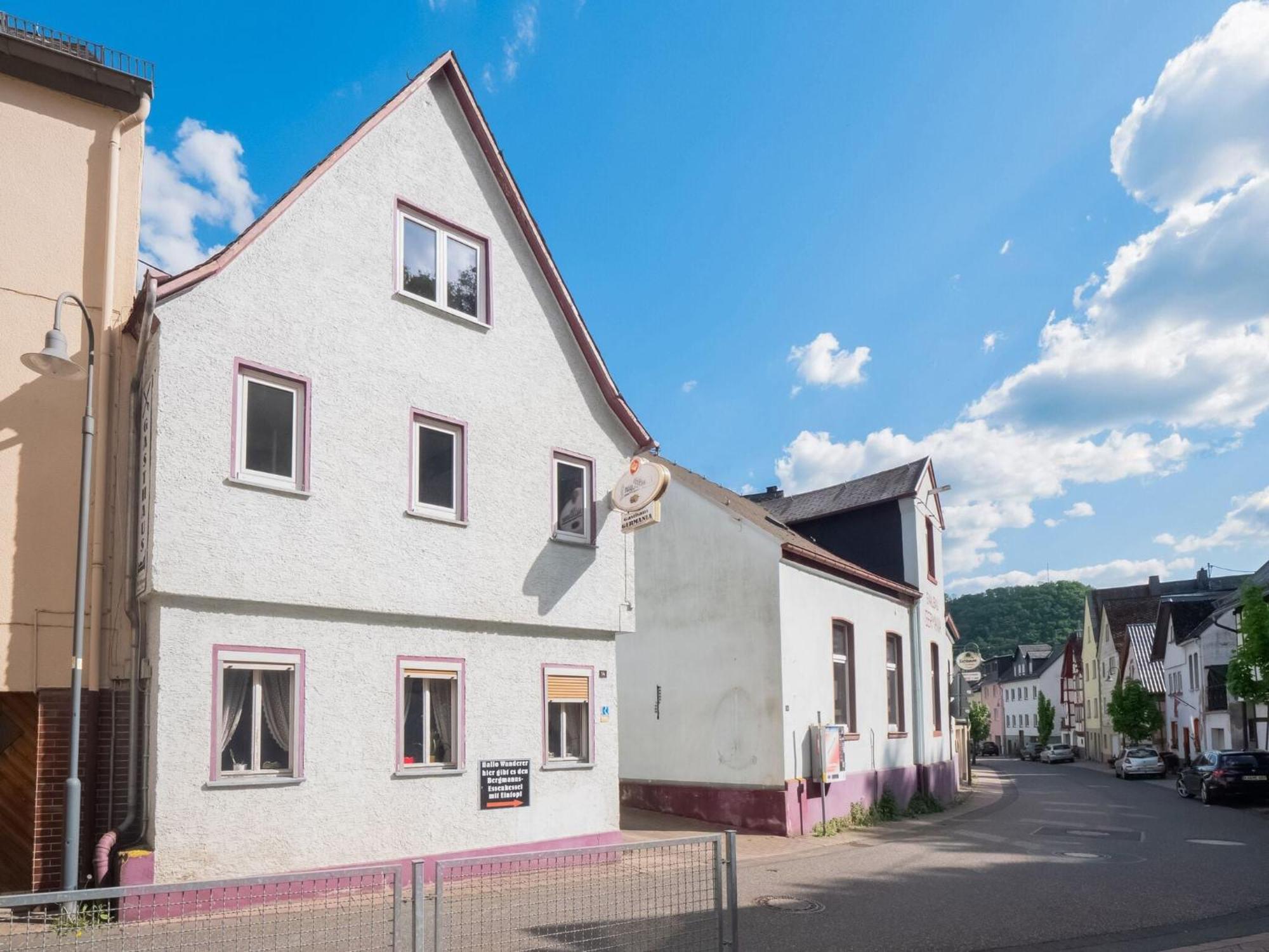 Cosy Holiday Home In Sankt Goarshausen With Barbecue Esterno foto