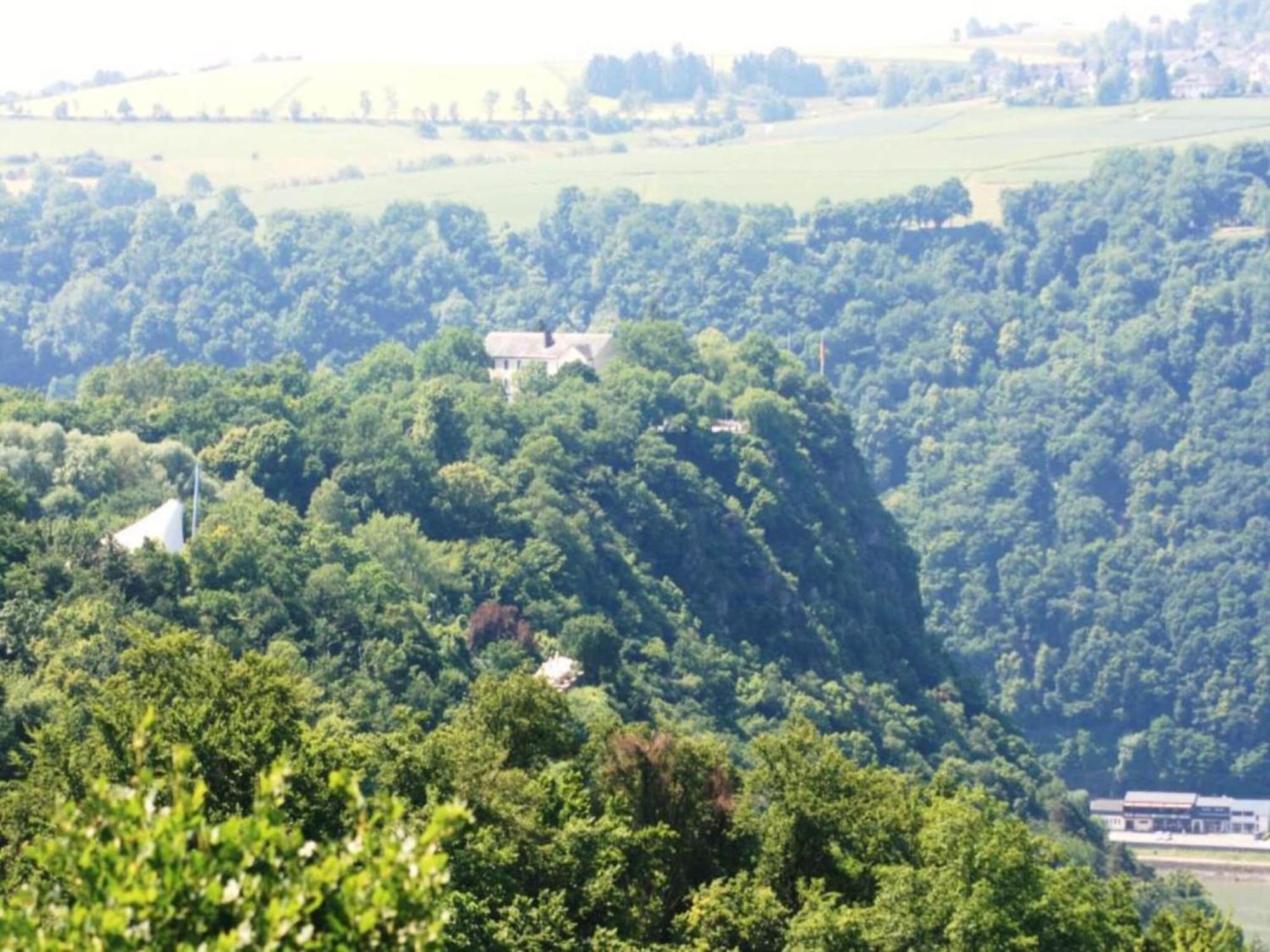 Cosy Holiday Home In Sankt Goarshausen With Barbecue Esterno foto